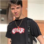 Cualquier persona que necesite apoyo en un nivel menor o en el mismo C1 (advanced)